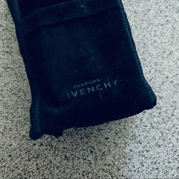 New GIVENCHY Rainbow Kabuki Brush 🌈 - Picture 4 of 10